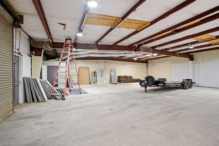 More Photos Of 460 Airpark Rd, Atwater Warehouse For Lease