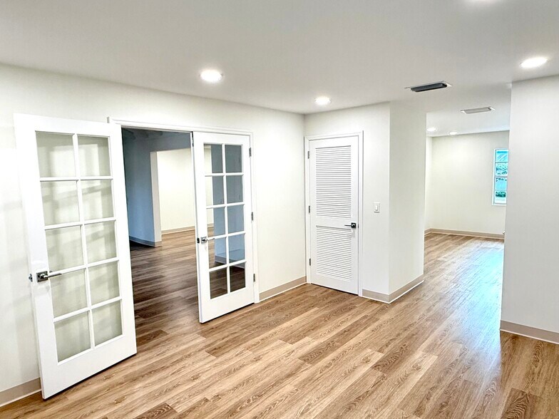 More Photos Of 131 N Swinton Ave, Delray Beach Office For Sale
