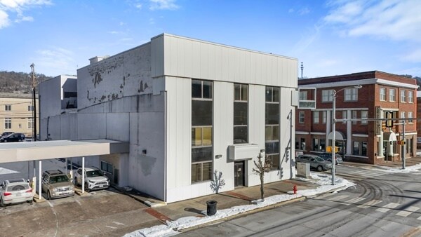 More Photos Of 702 Park Ave NW, Norton Office For Sale