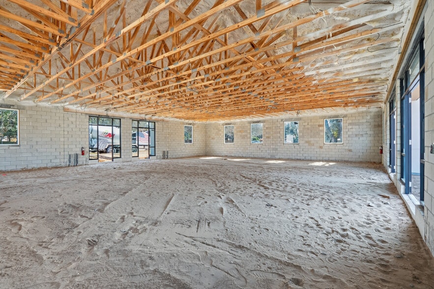 More Photos Of 124 Southern Railway, Oakland Office For Lease