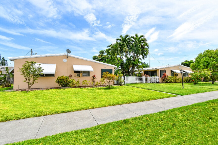 Primary Photo Of 1730-1734 Fletcher St, Hollywood Apartments For Sale