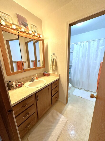 More Photos Of 309 8th St, Hugo Apartments For Sale