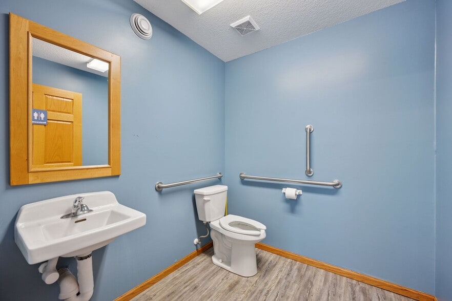 More Photos Of 4011 Maciver Ave NE, Saint Michael Self Storage For Sale