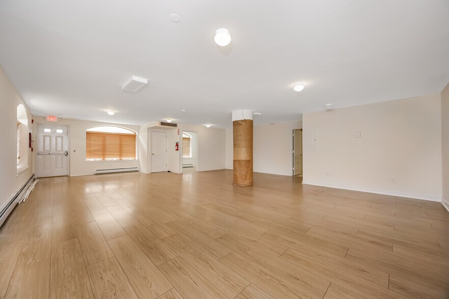 More Photos Of 66-06 70th St, Middle Village Office For Sale