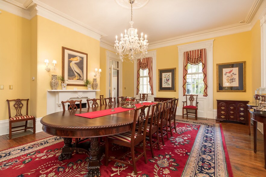 More Photos Of 117 Broad St, Charleston Hotel For Sale