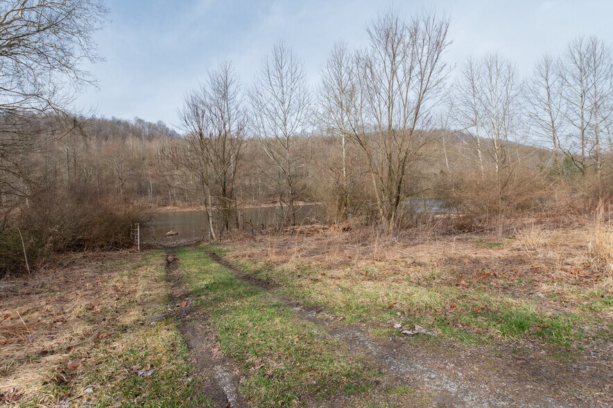 More Photos Of 3381 N Preston Hwy, Albright Warehouse For Sale