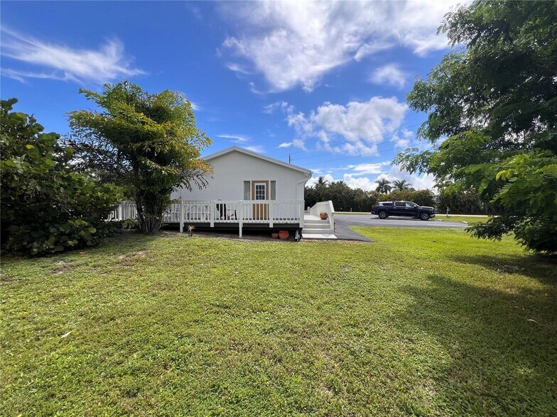 More Photos Of 180 Rio Villa Dr, Punta Gorda Freestanding For Sale