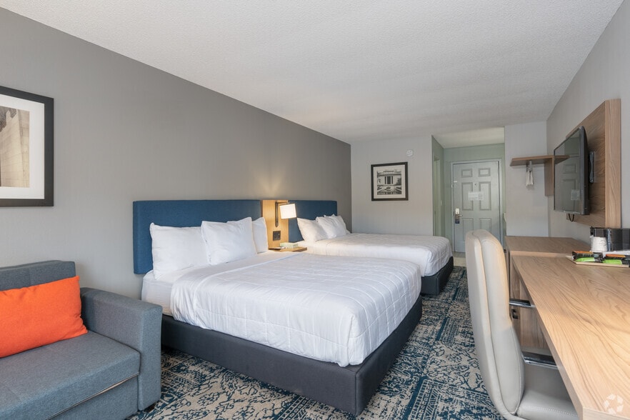 More Photos Of 419 Suedberg Rd, Pine Grove Hotel For Sale