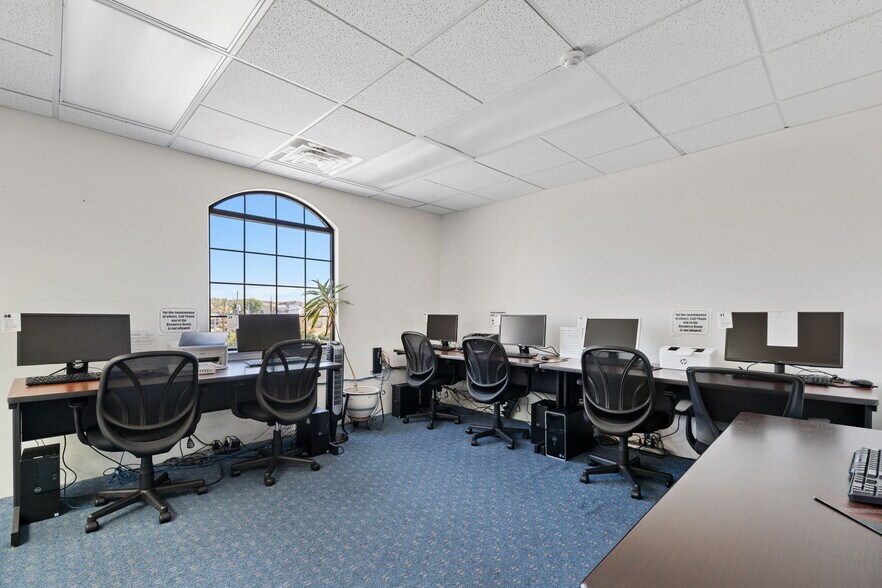 More Photos Of 221 N Marina St, Prescott Medical For Lease