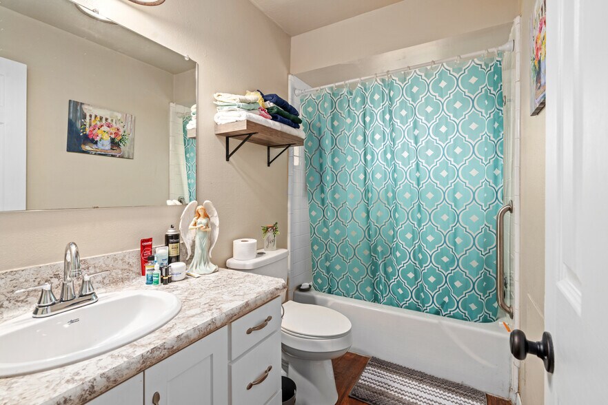 More Photos Of 401 E Main St, Brenham Apartments For Sale