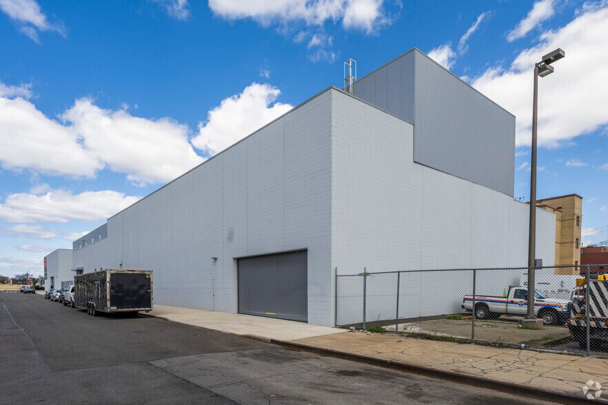 More Photos Of 153-44 S Conduit Ave, Jamaica Warehouse For Lease