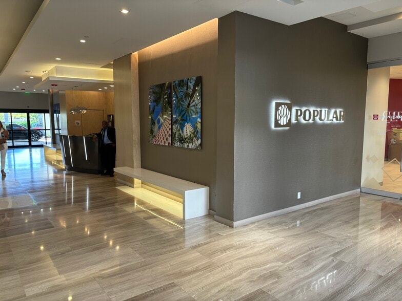 More Photos Of 2875 NE 191st St, Aventura Coworking Space