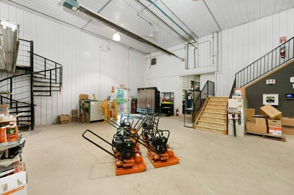 More Photos Of 30 Industrial Dr, Sylvan Lake Service For Lease