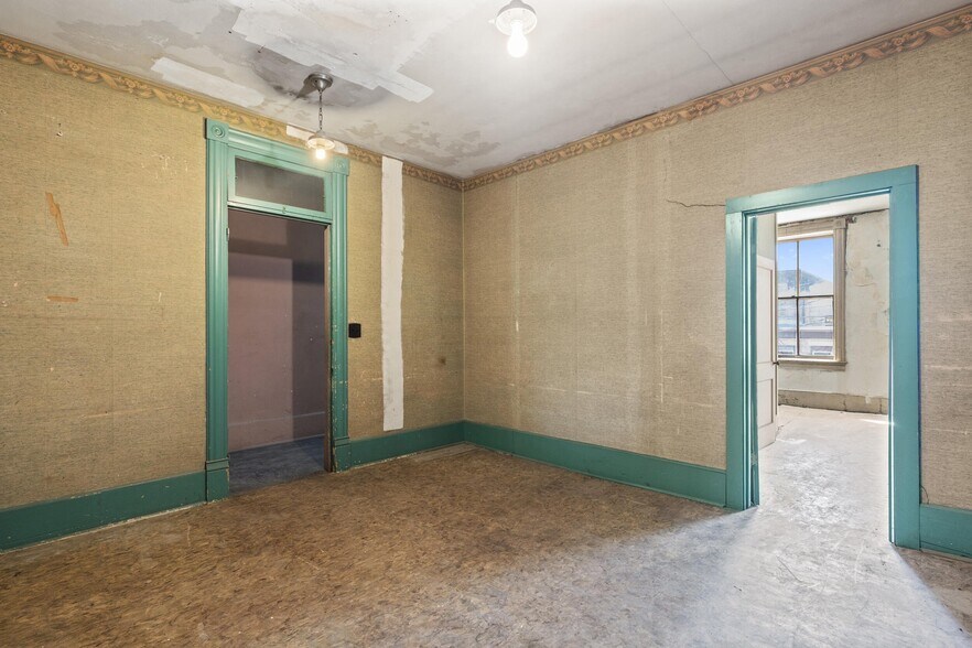 More Photos Of 315 E Main St, Waupun General Retail For Sale