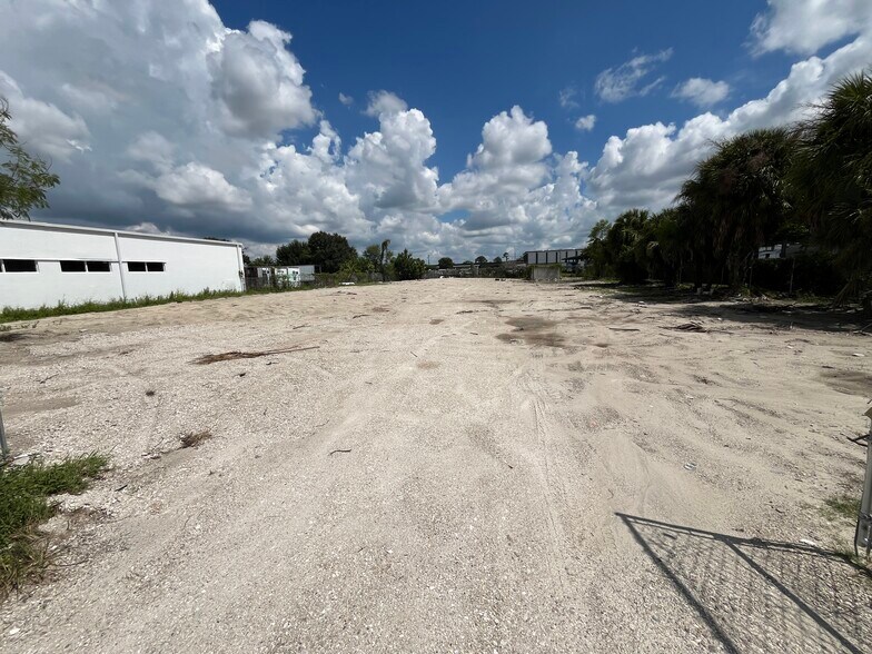 More Photos Of 118 5th St, Fort Myers Land For Sale