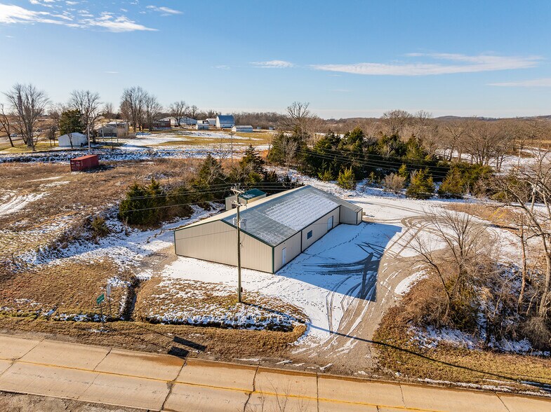 More Photos Of 2184 Highway B, Mansfield Distribution For Sale