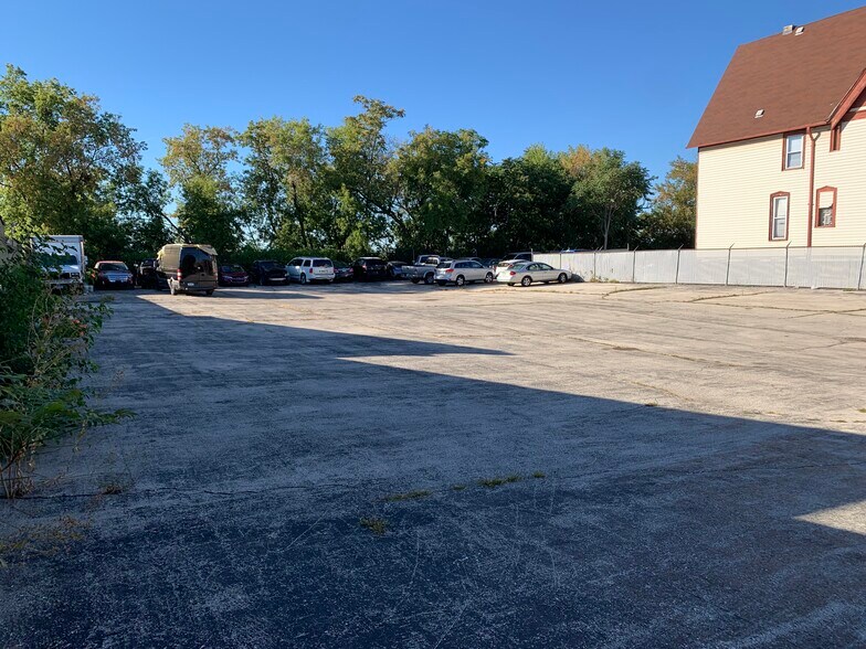 More Photos Of 2203 W Michigan St, Milwaukee Manufacturing For Sale
