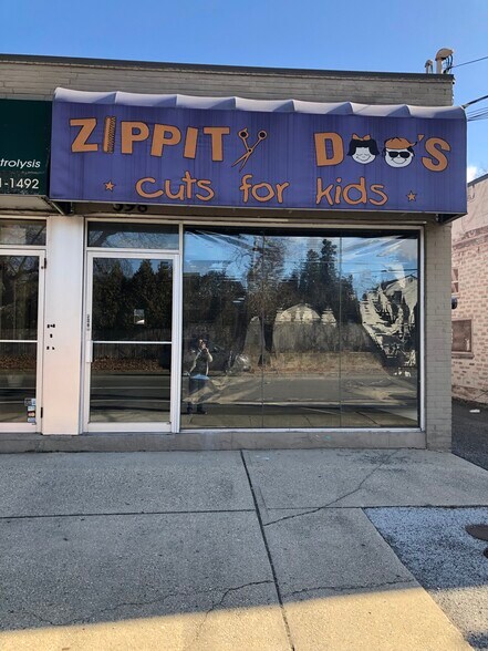 More Photos Of 398 Willis Ave, Roslyn Heights General Retail For Lease