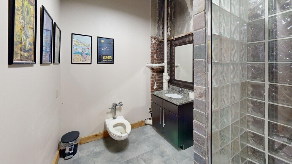 More Photos Of 1017 Olive St, Saint Louis Office For Lease