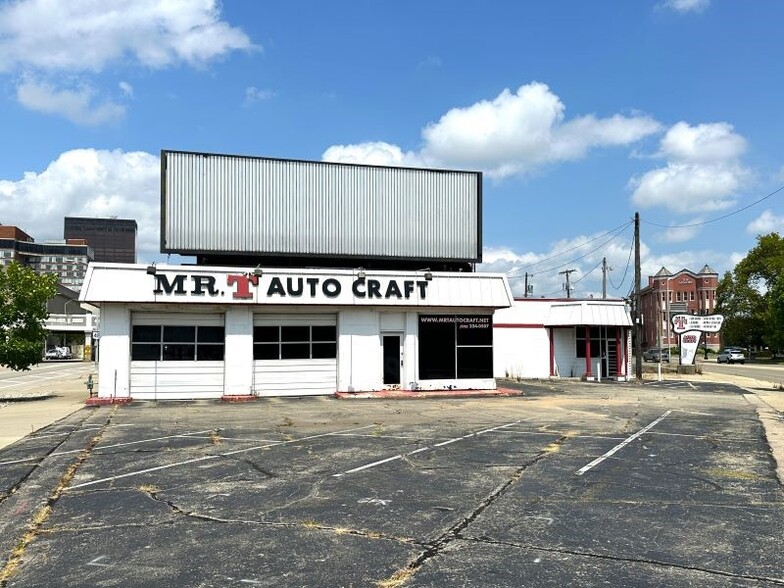 Primary Photo Of 323 S Jefferson St, Dayton Auto Repair For Lease