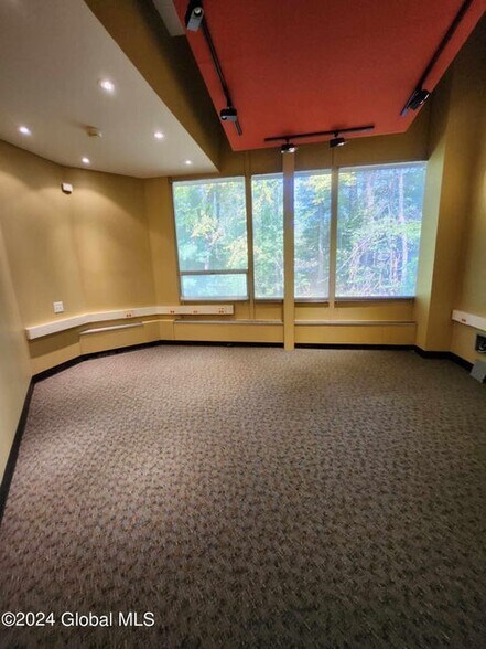 More Photos Of 436 New Karner Rd, Albany Office For Lease