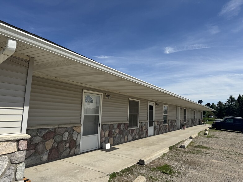 More Photos Of 7201 Maple Valley Rd, Brown City Apartments For Sale