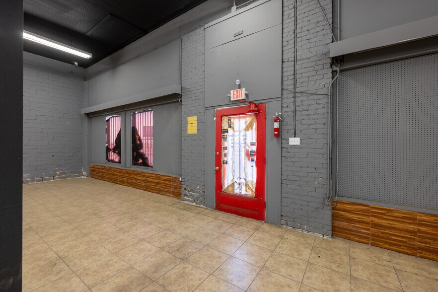 More Photos Of 460 S K St, Tulare Freestanding For Sale