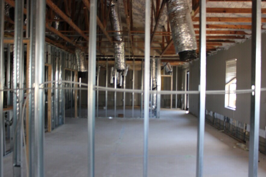 More Photos Of 8820 Belagio Dr, Trinity Office For Lease