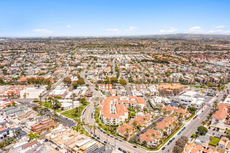 More Photos Of 501 Main St, Huntington Beach Storefront Retail Residential For Lease