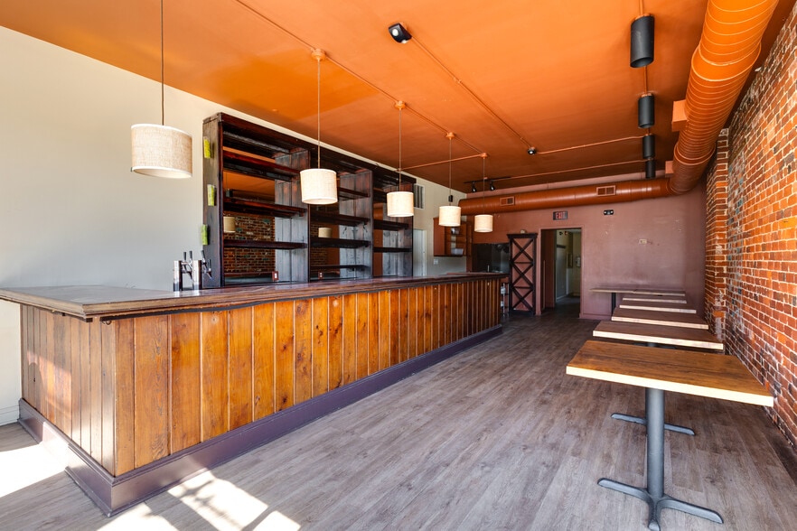More Photos Of 618 N 1st St, Richmond Storefront Retail Residential For Sale