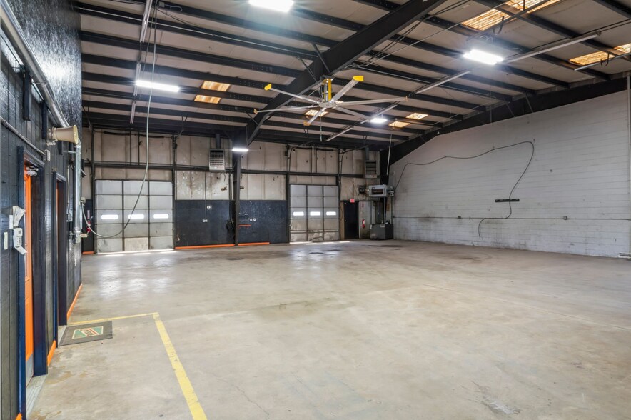 More Photos Of 10210 Marsh Rd, Bealeton Warehouse For Lease