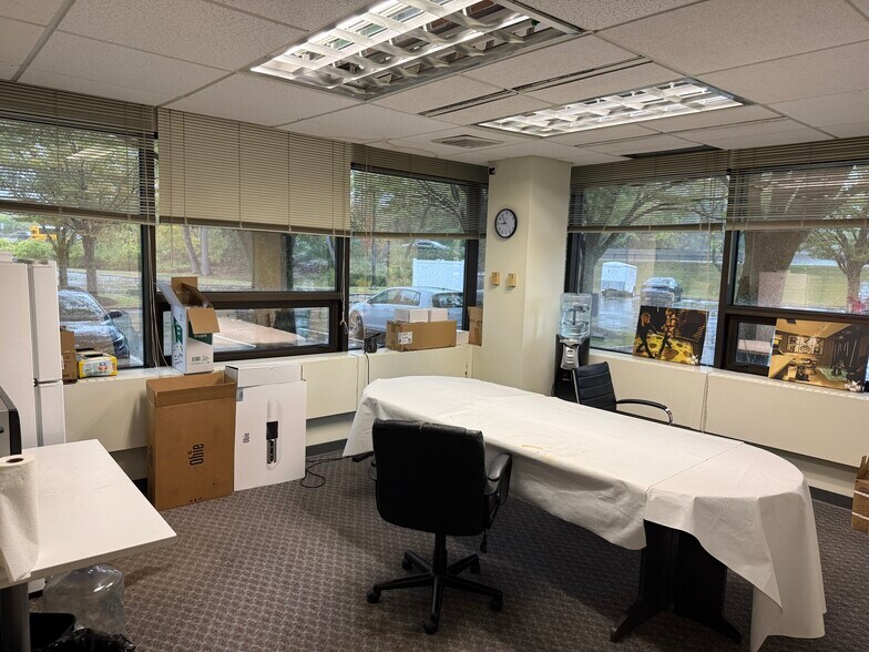 More Photos Of 80 Business Park Dr, Armonk Office For Lease