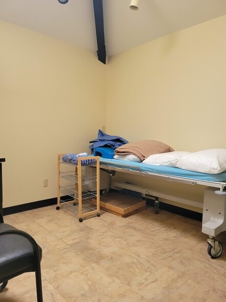 More Photos Of 919 12th Pl, Prescott Medical For Sale