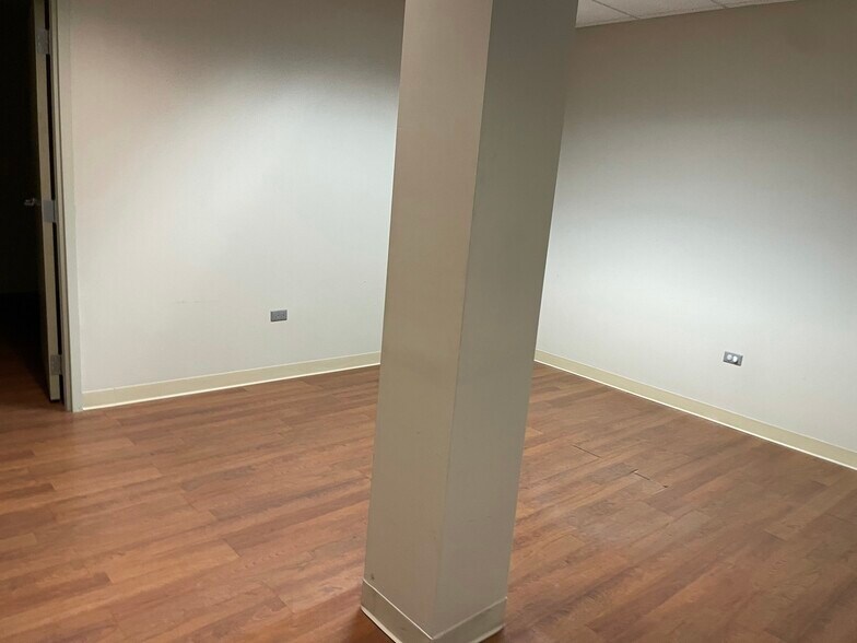 More Photos Of 11600-11630 S Kedzie Ave, Merrionette Park Medical For Lease