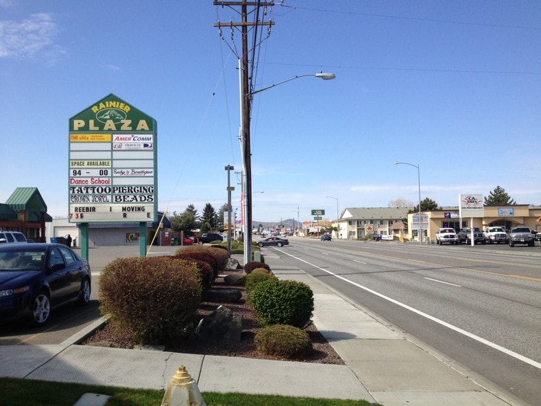 More Photos Of 5601 W Clearwater Ave, Kennewick General Retail For Lease