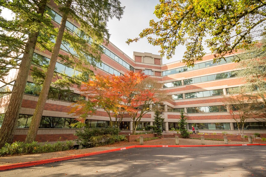 More Photos Of 5 Centerpointe Dr, Lake Oswego Office For Lease