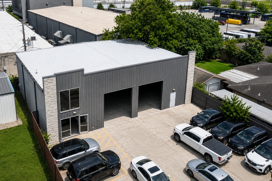 Primary Photo Of 3825 Jeanetta St, Houston Industrial For Sale