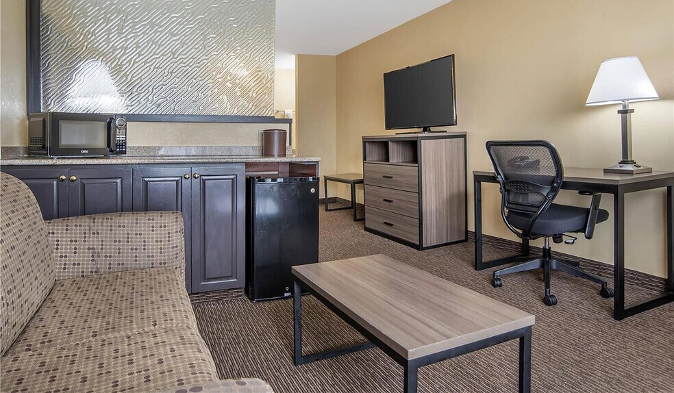 More Photos Of 5041 Academy Ln, Bessemer Hotel For Sale