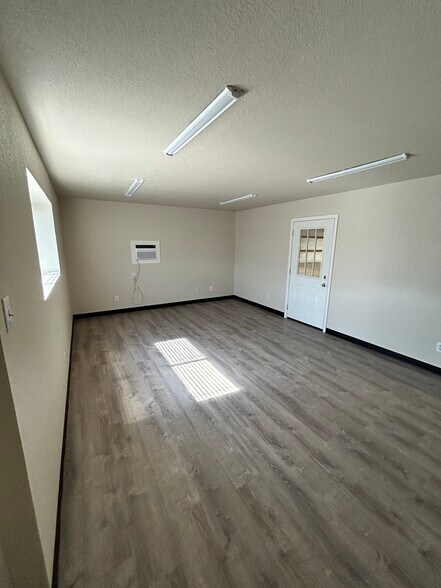 More Photos Of 6890 Hudson Village Crk, Kennedale Flex For Lease