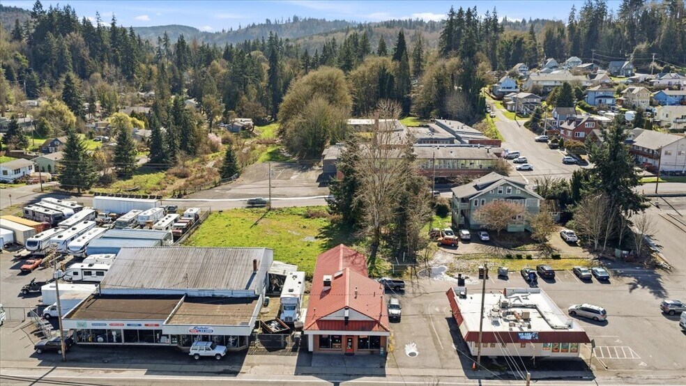 More Photos Of 222 W B St, Rainier General Retail For Sale