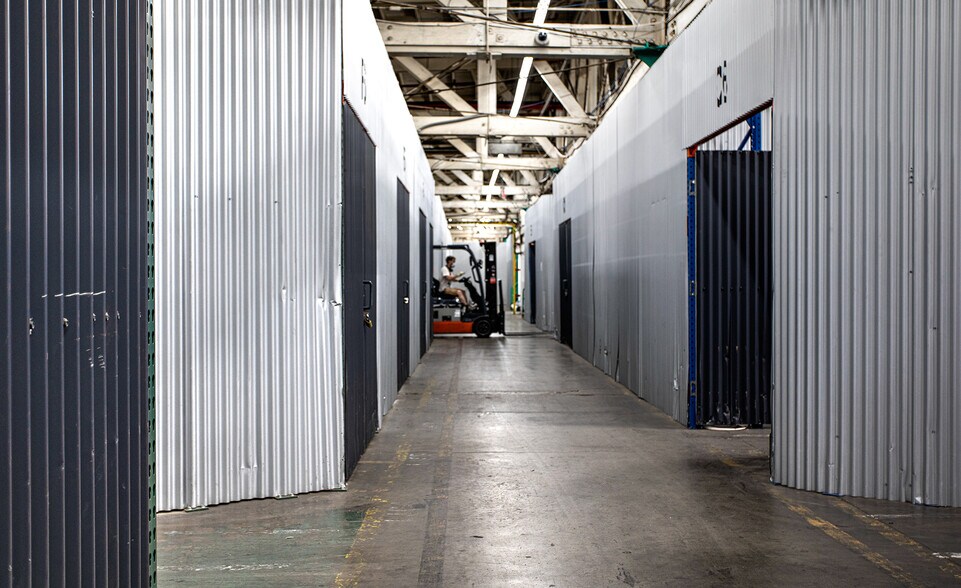 More Photos Of 1919 Vineburn Ave, Los Angeles Warehouse For Lease