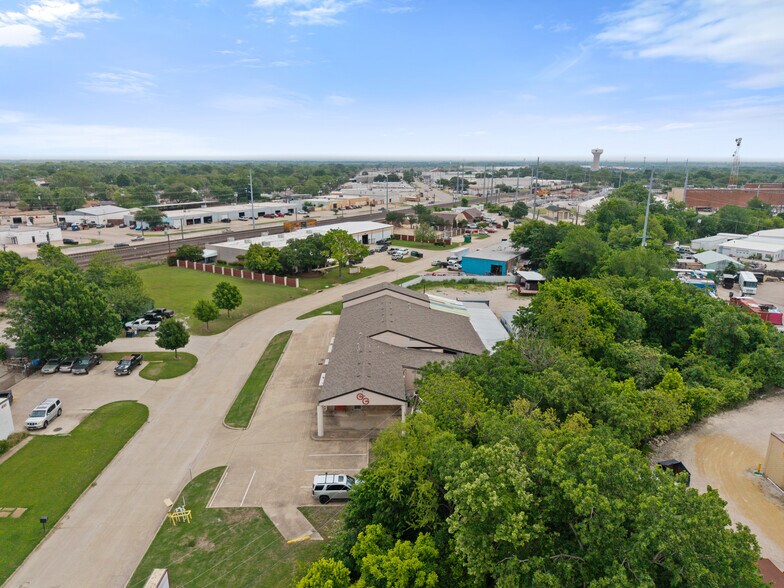 More Photos Of 310 Gautney St, Garland Flex For Sale