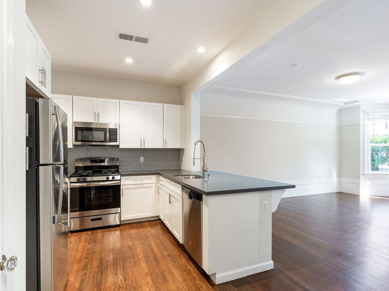 More Photos Of 1964-1966 Union St, San Francisco Apartments For Sale