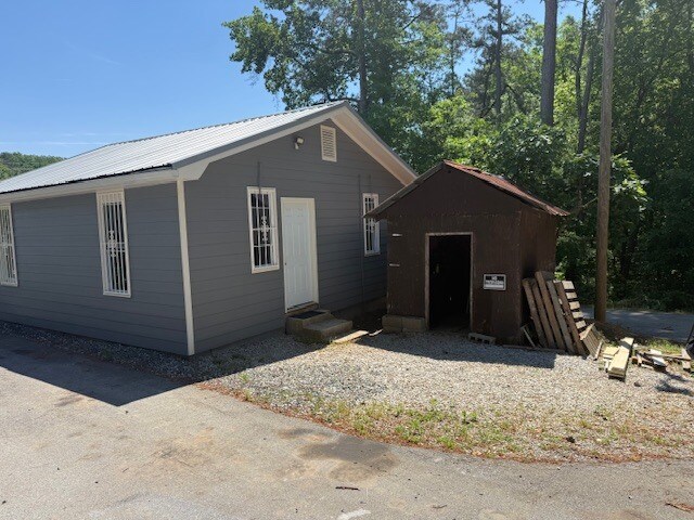 More Photos Of 113 Foster Lake Rd, Dallas Freestanding For Lease