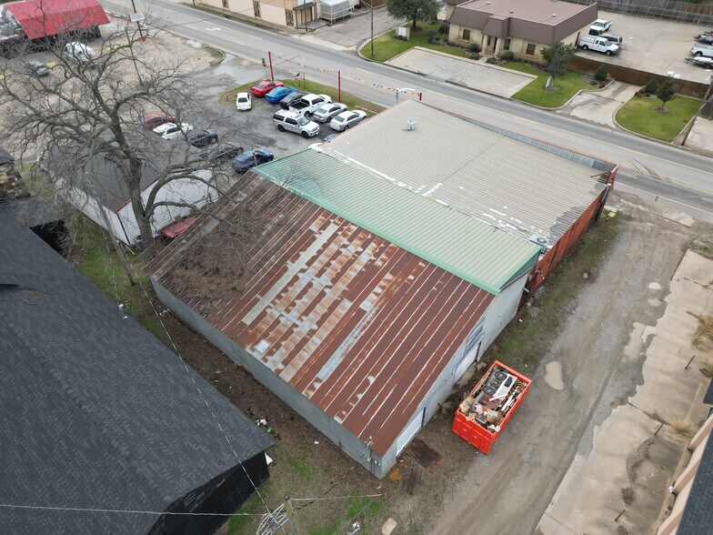 More Photos Of 610 N 1st Ave, Durant Flex For Sale