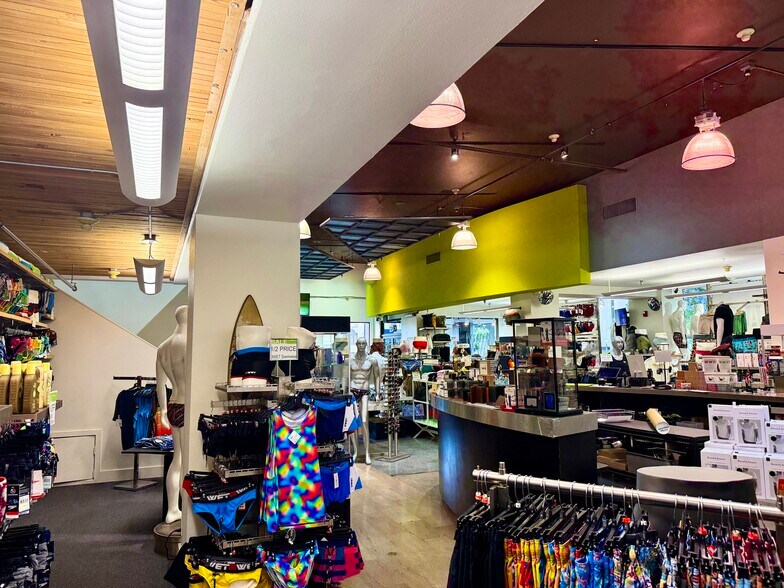 More Photos Of 800 SW Washington St, Portland Office For Lease