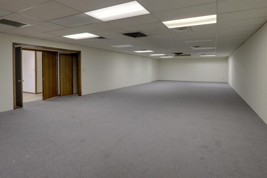 More Photos Of 600 York St, Quincy Industrial For Sale