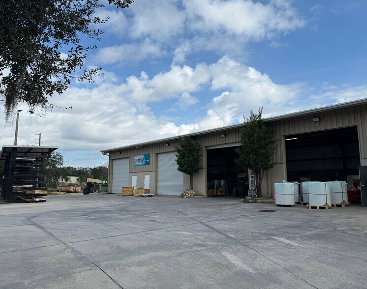 More Photos Of 2502 N Frontage Rd, Plant City Warehouse For Lease