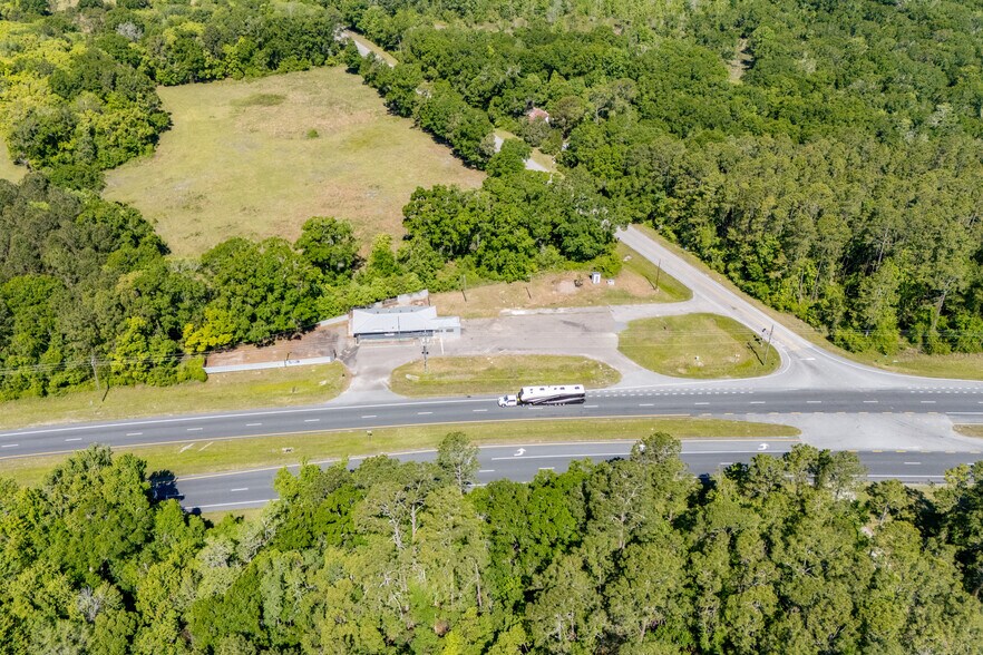More Photos Of 19510 NE US Hwy 301, Waldo Storefront Retail Office For Sale