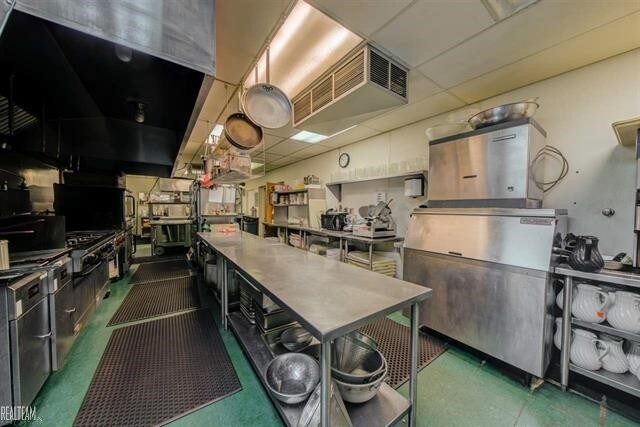 More Photos Of 24611 Gratiot Ave, Eastpointe Freestanding For Sale